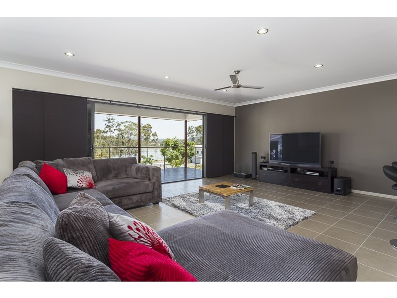 19 Cascades St, Springfield Lakes QLD 4300