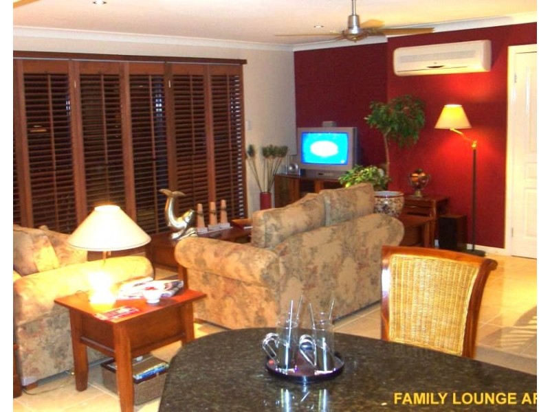 4 PADDY PLACE, Oxenford QLD 4210