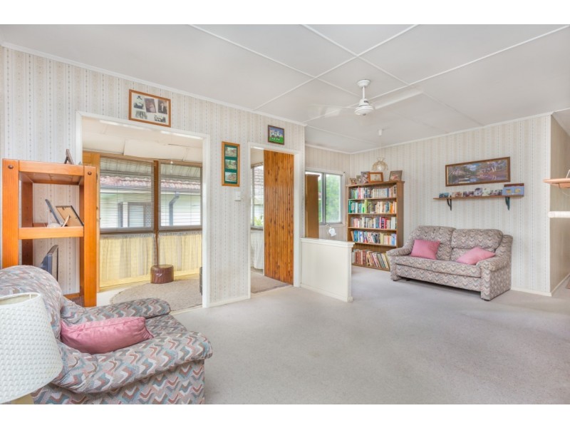 82 Galsworthy St, Holland Park West QLD 4121