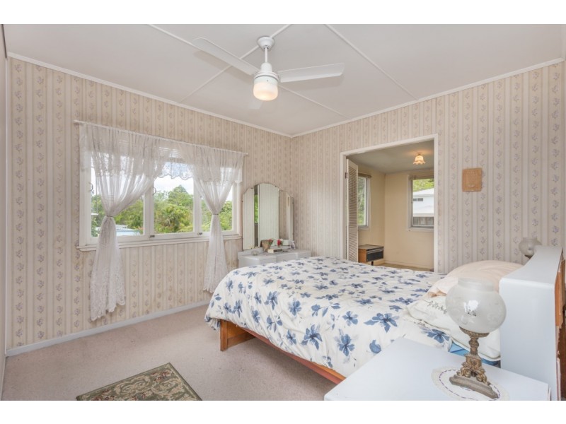 82 Galsworthy St, Holland Park West QLD 4121