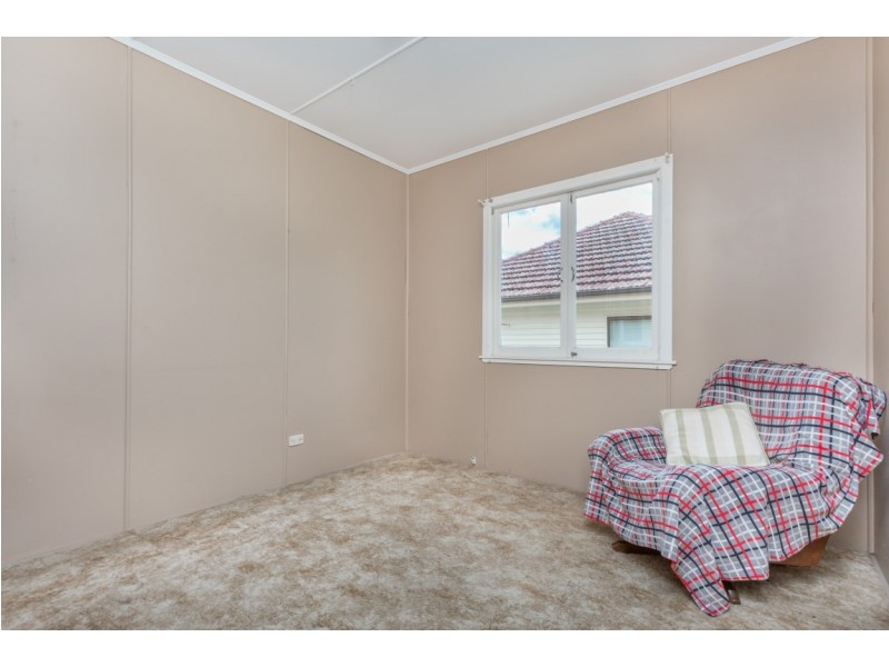 82 Galsworthy St, Holland Park West QLD 4121