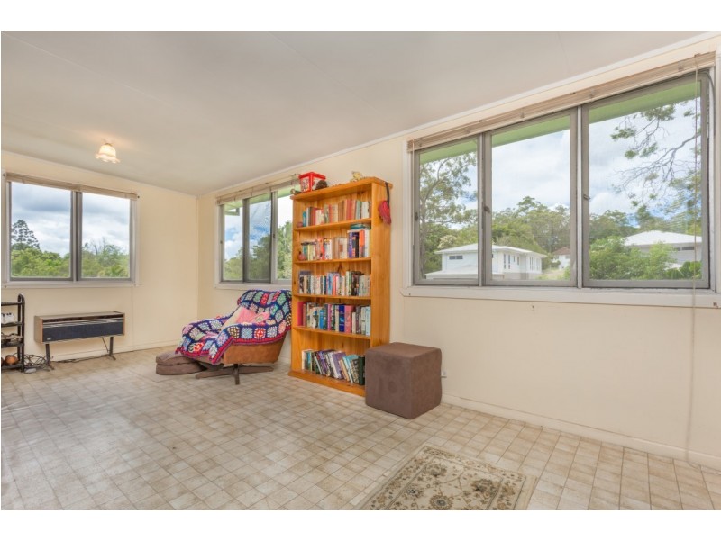 82 Galsworthy St, Holland Park West QLD 4121
