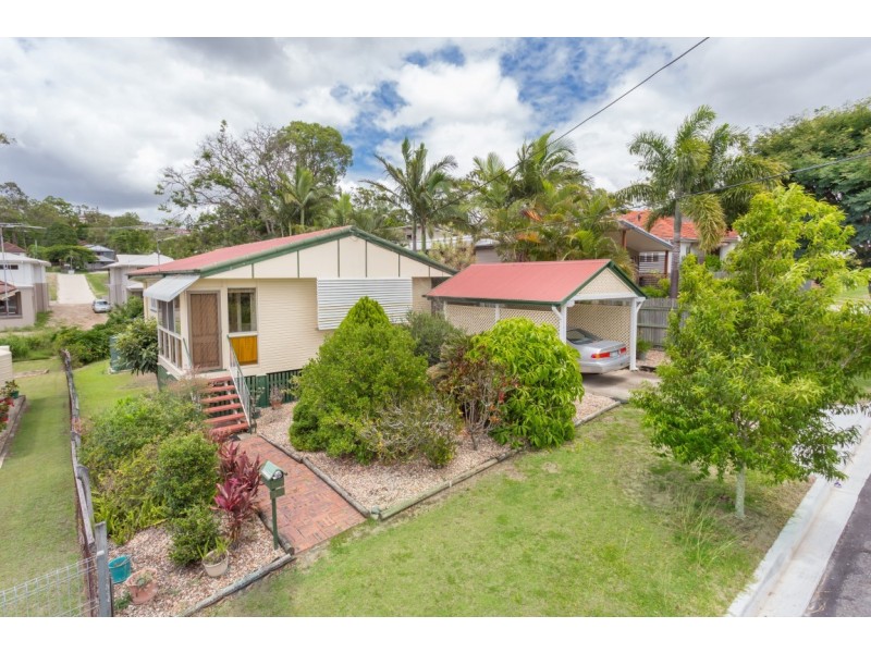 82 Galsworthy St, Holland Park West QLD 4121