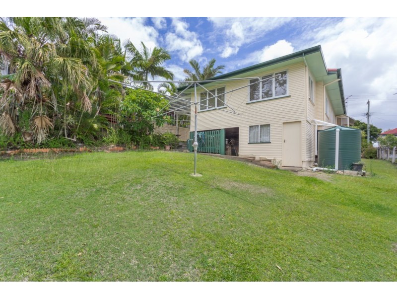 82 Galsworthy St, Holland Park West QLD 4121