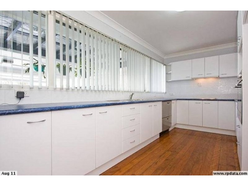 26 Kneale St, Holland Park West QLD 4121