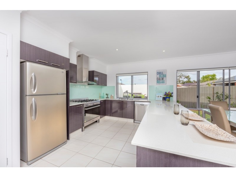 2 SEVERN ST, Coomera QLD 4209