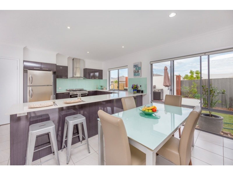 2 SEVERN ST, Coomera QLD 4209