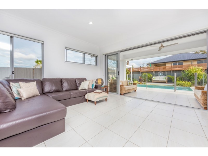 2 SEVERN ST, Coomera QLD 4209