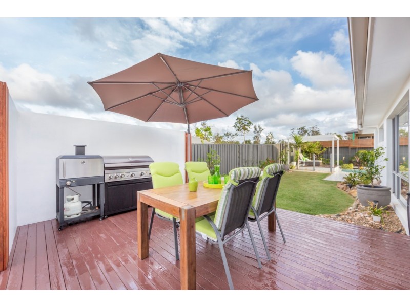 2 SEVERN ST, Coomera QLD 4209
