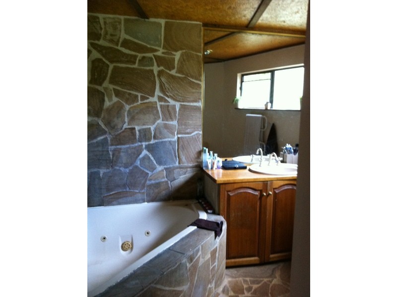 25 NORTH RD, Lower Beechmont QLD 4211