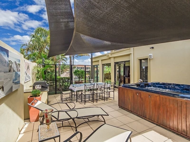 2117 FERNLEA ST, Hope Island QLD 4212