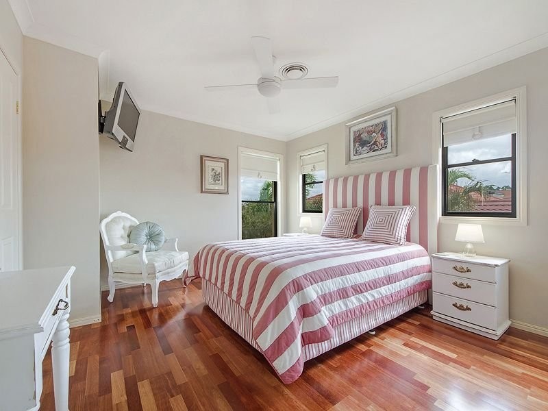 2117 FERNLEA ST, Hope Island QLD 4212