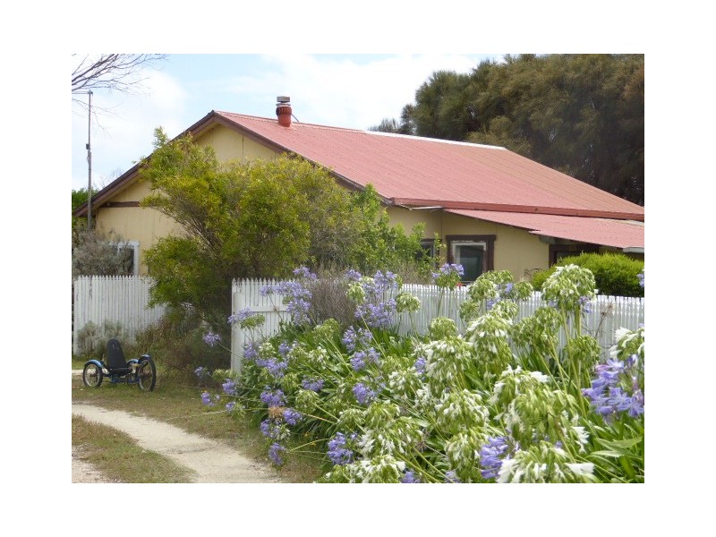 11 Lady Barron Road, Whitemark TAS 7255