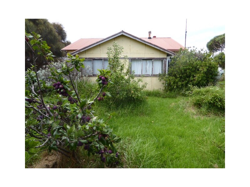 11 Lady Barron Road, Whitemark TAS 7255