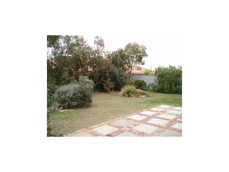 4 L’Esterel Way, Port Kennedy WA 6172