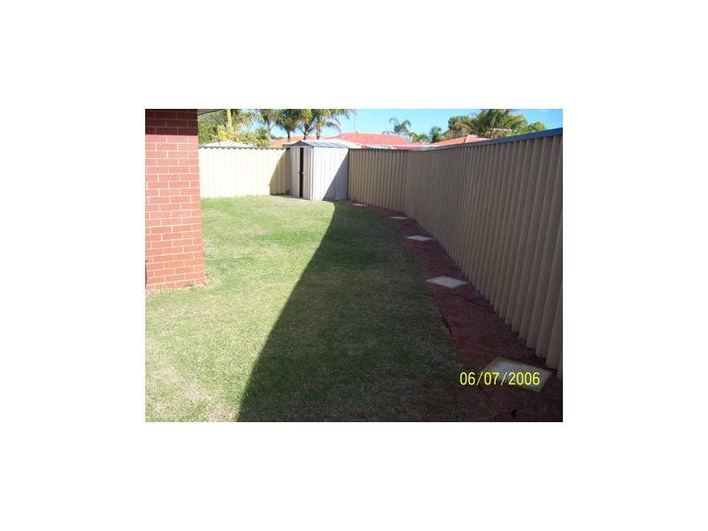 8 Hillcrest Court, Port Kennedy WA 6172