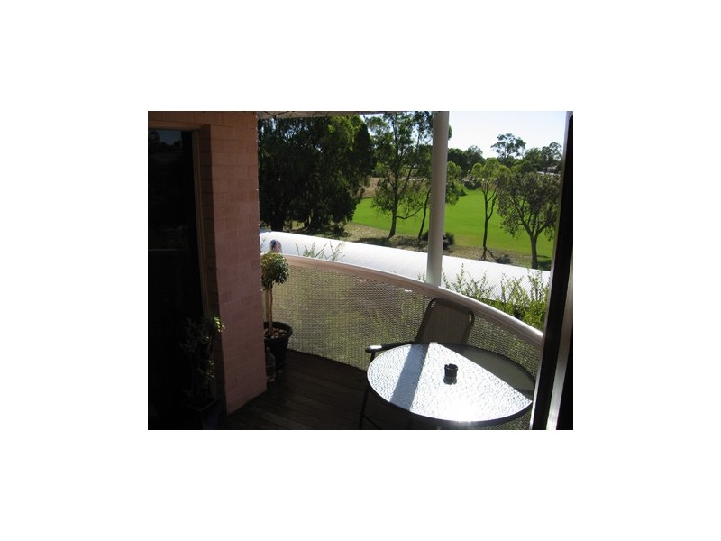 U 18/4 Canham Way, Orelia WA 6167