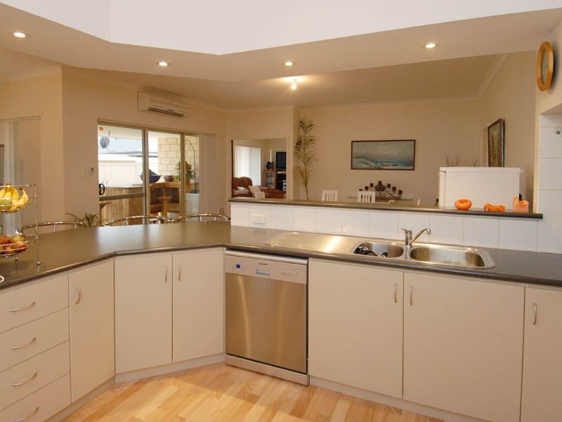 38 Baycliff Turn, Waikiki WA 6169