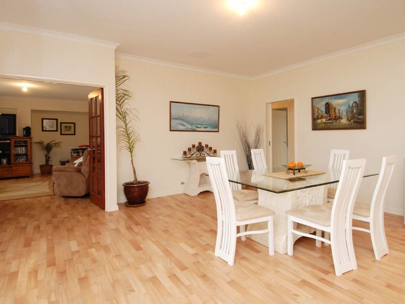 38 Baycliff Turn, Waikiki WA 6169