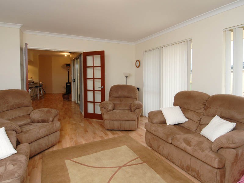 38 Baycliff Turn, Waikiki WA 6169