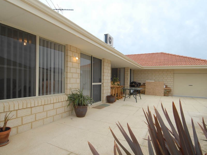 38 Baycliff Turn, Waikiki WA 6169