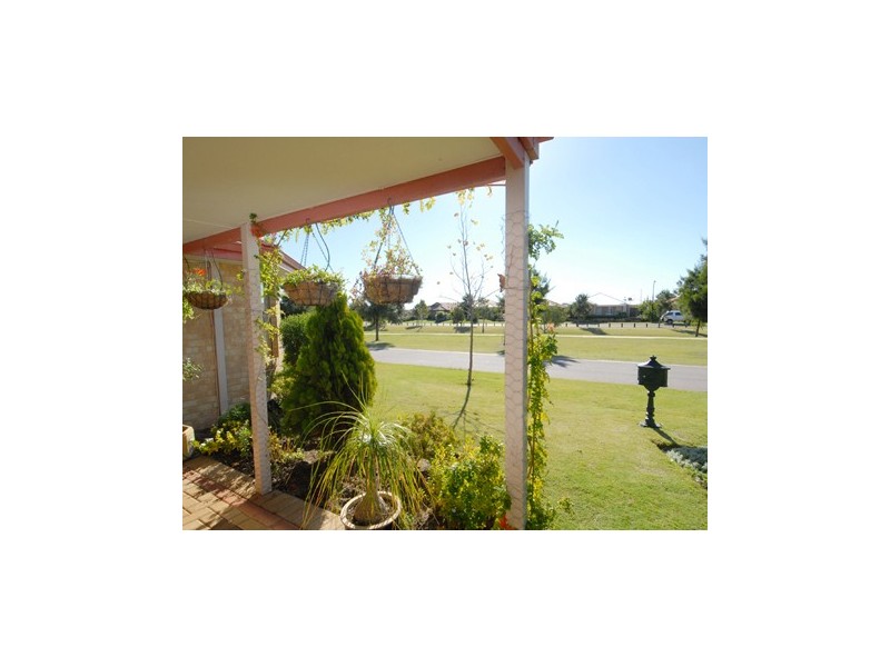 26 Rees Crescent, Rockingham WA 6168