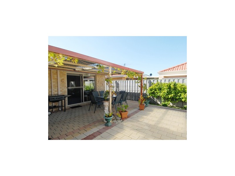 26 Rees Crescent, Rockingham WA 6168