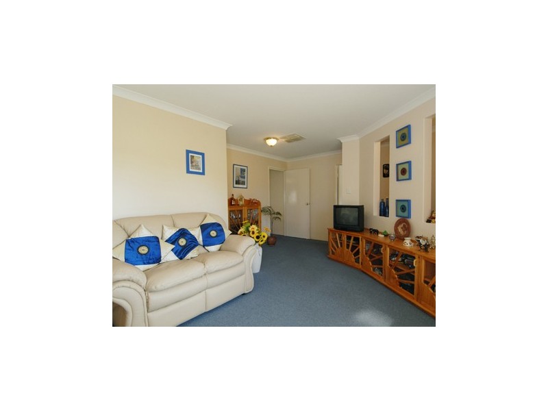 26 Rees Crescent, Rockingham WA 6168