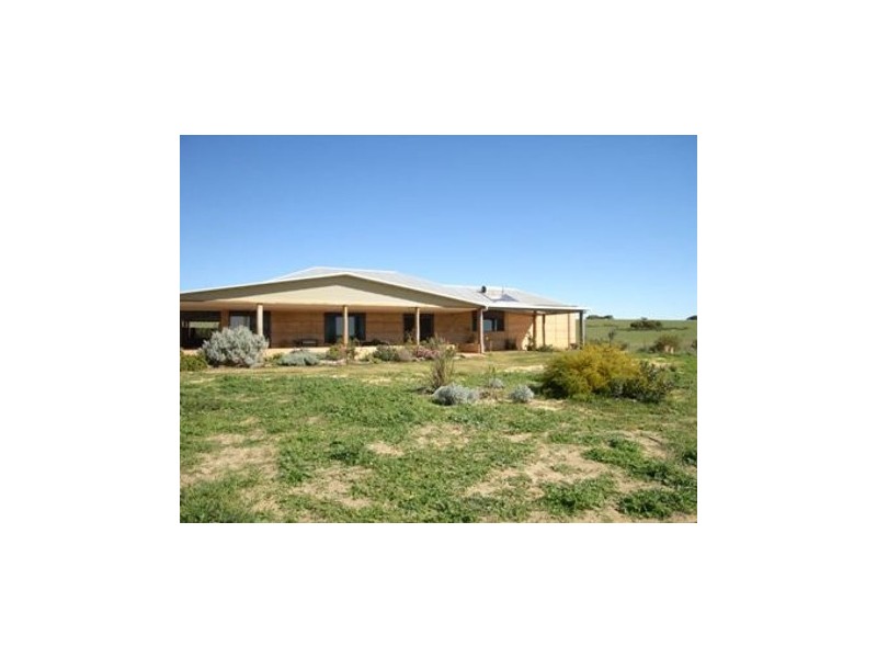 1 Wye Farm Road, Dongara WA 6525