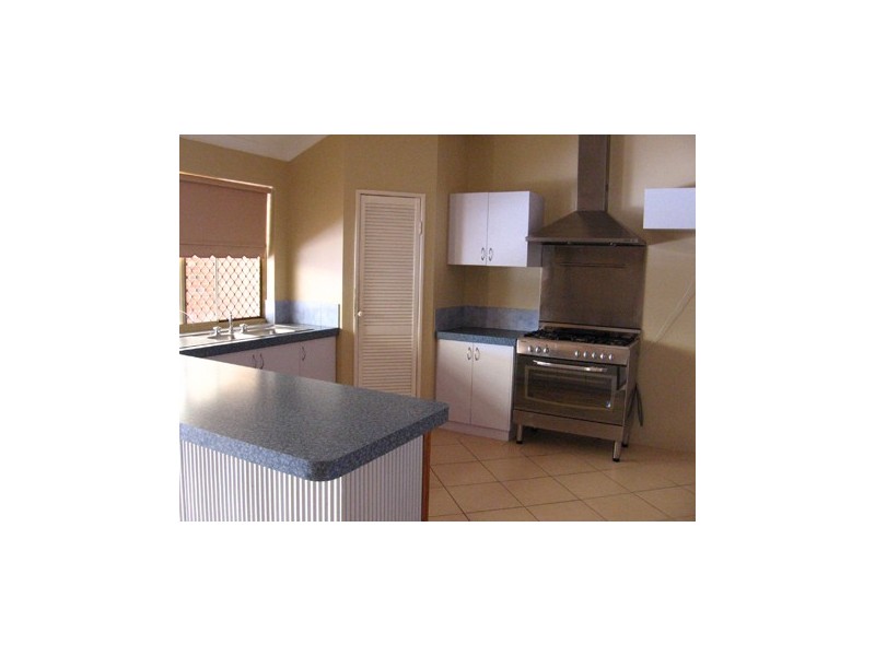 5 Lightfoot Place, Cooloongup WA 6168