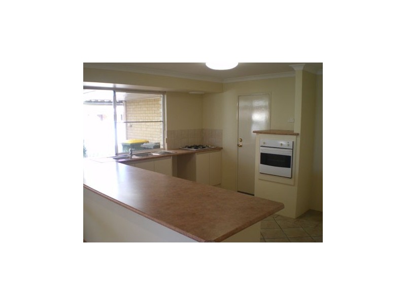 15 Zedora Loop, Port Kennedy WA 6172