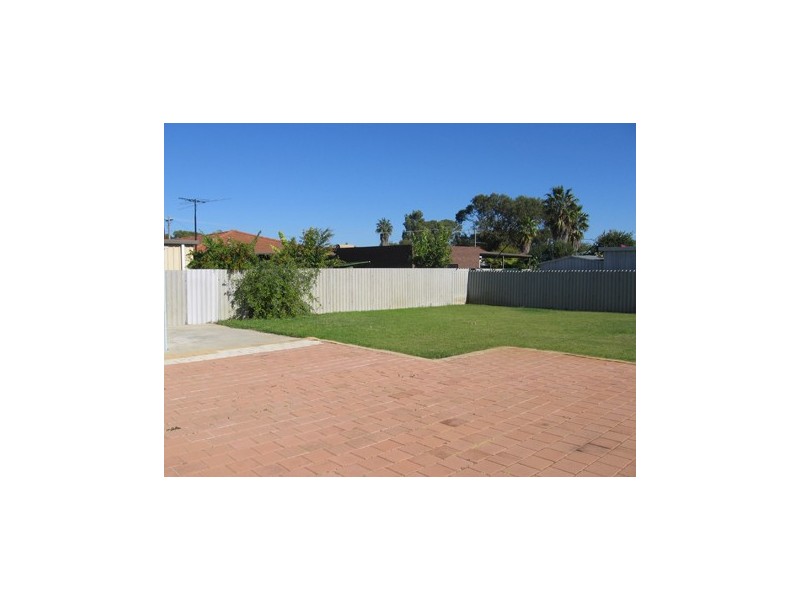 11 Ricketts Way, Rockingham WA 6168