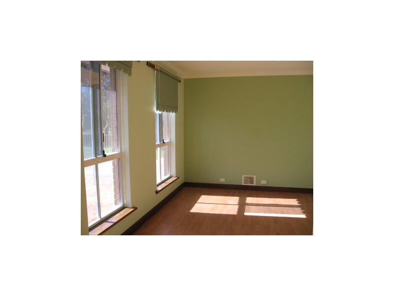 11 Ricketts Way, Rockingham WA 6168