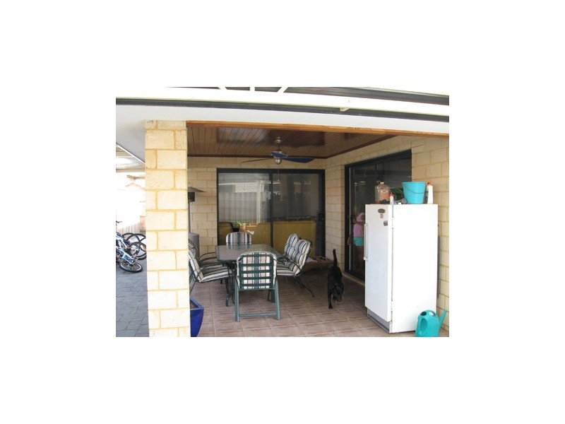 69 Ritchie Drive, Rockingham WA 6168