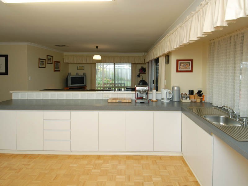 14 Marigold Place, Waikiki WA 6169