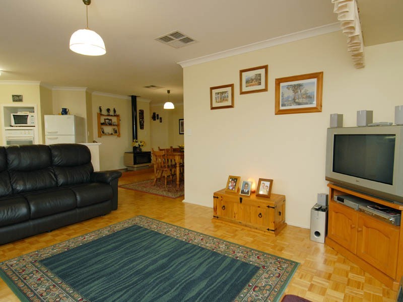 14 Marigold Place, Waikiki WA 6169