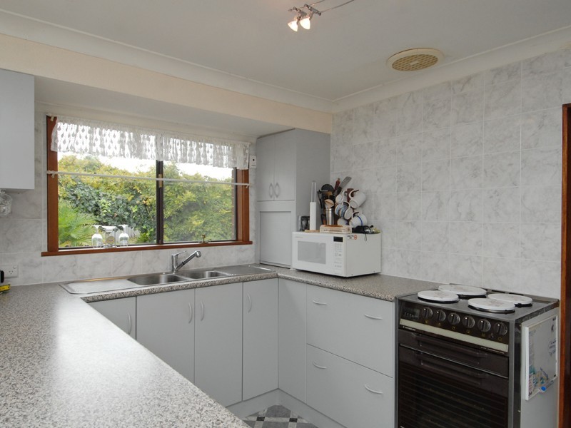 4 Holten Court, Cooloongup WA 6168