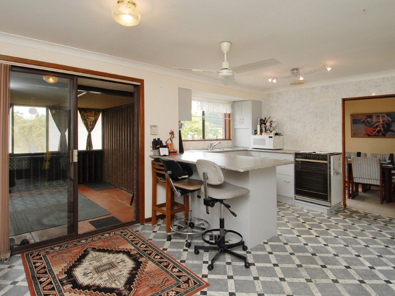 4 Holten Court, Cooloongup WA 6168