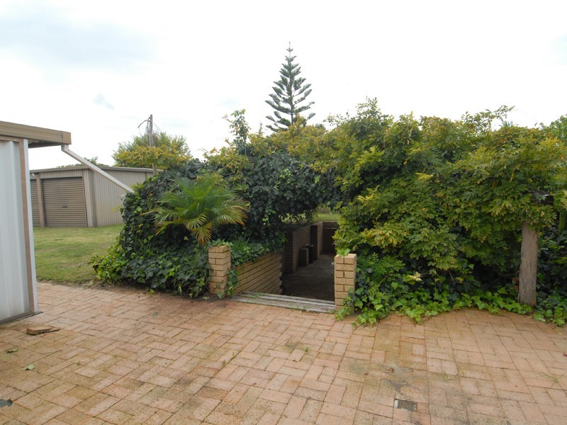 4 Holten Court, Cooloongup WA 6168
