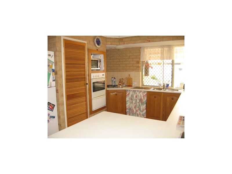 4 Greenlea Crescent, Warnbro WA 6169