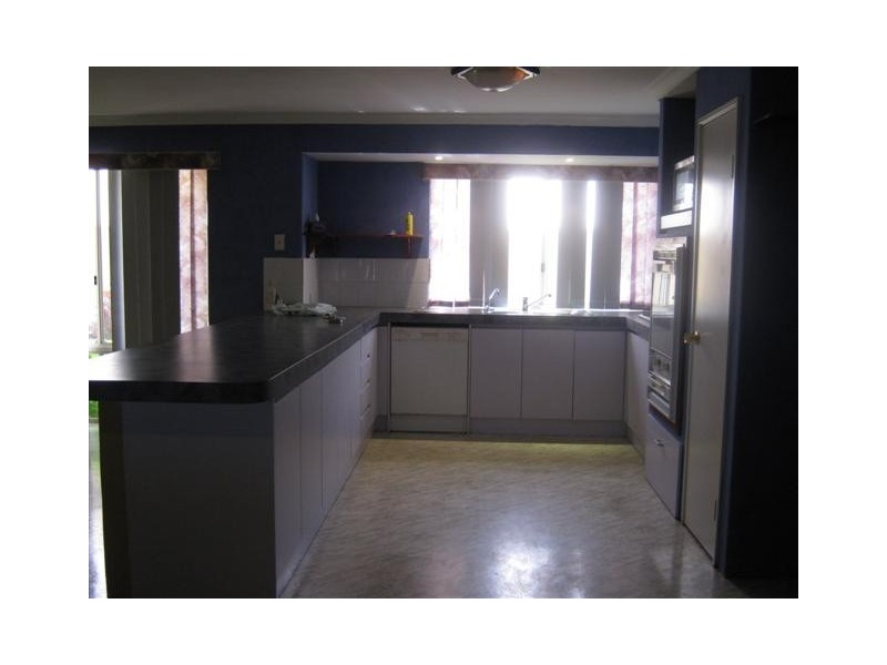 4 Aroona Way, Maddington WA 6109