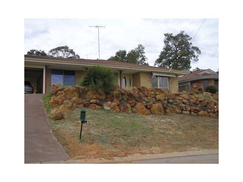 7 Nowra Place, Kelmscott WA 6111