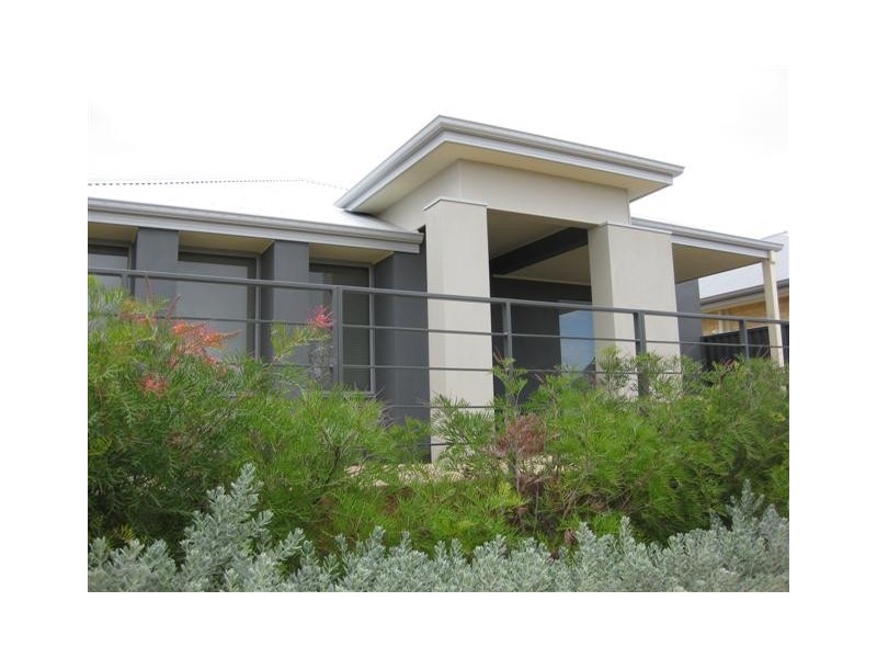 7 Roudnice Lane, Champion Lakes WA 6111