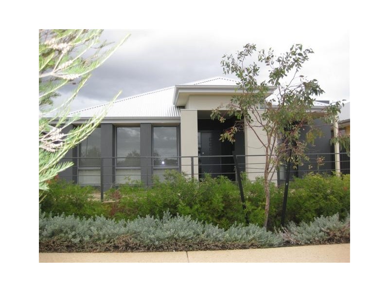 7 Roudnice Lane, Champion Lakes WA 6111