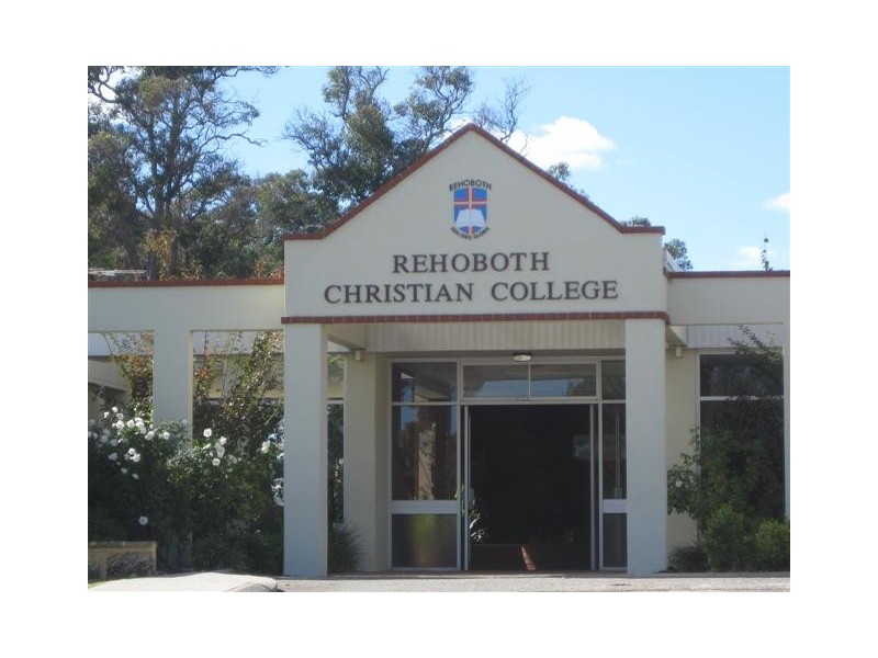 4 / 211 Brixton Street, Kenwick WA 6107