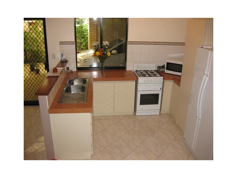 2 Cavenagh Court, Beckenham WA 6107