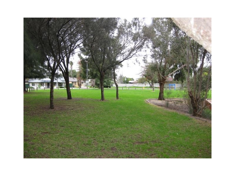 2 Cavenagh Court, Beckenham WA 6107