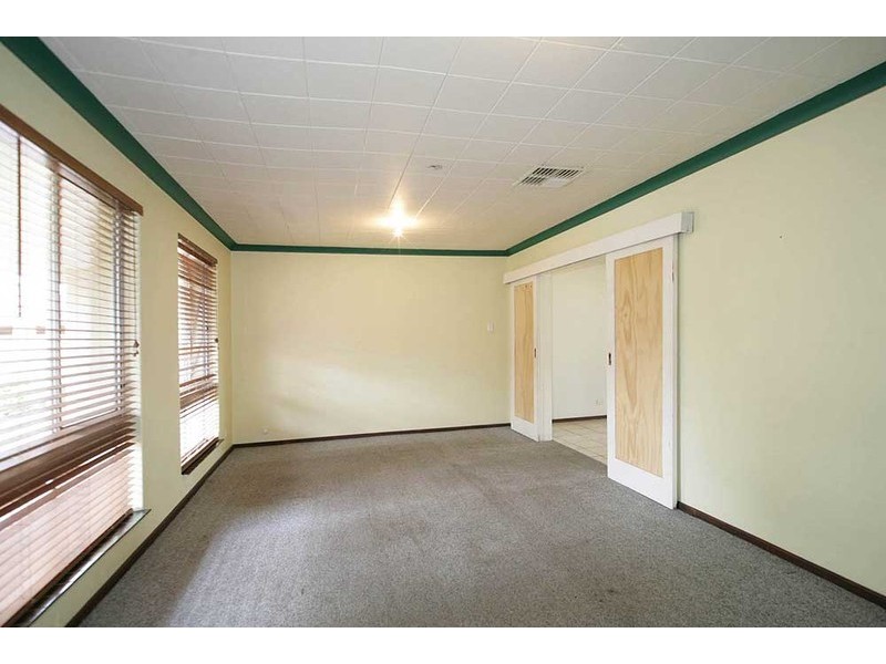 99 Harpenden Street, Huntingdale WA 6110