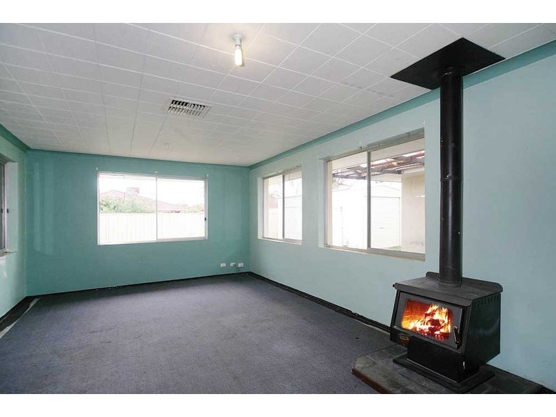 99 Harpenden Street, Huntingdale WA 6110