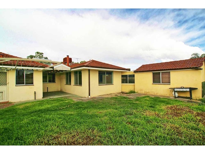 99 Harpenden Street, Huntingdale WA 6110